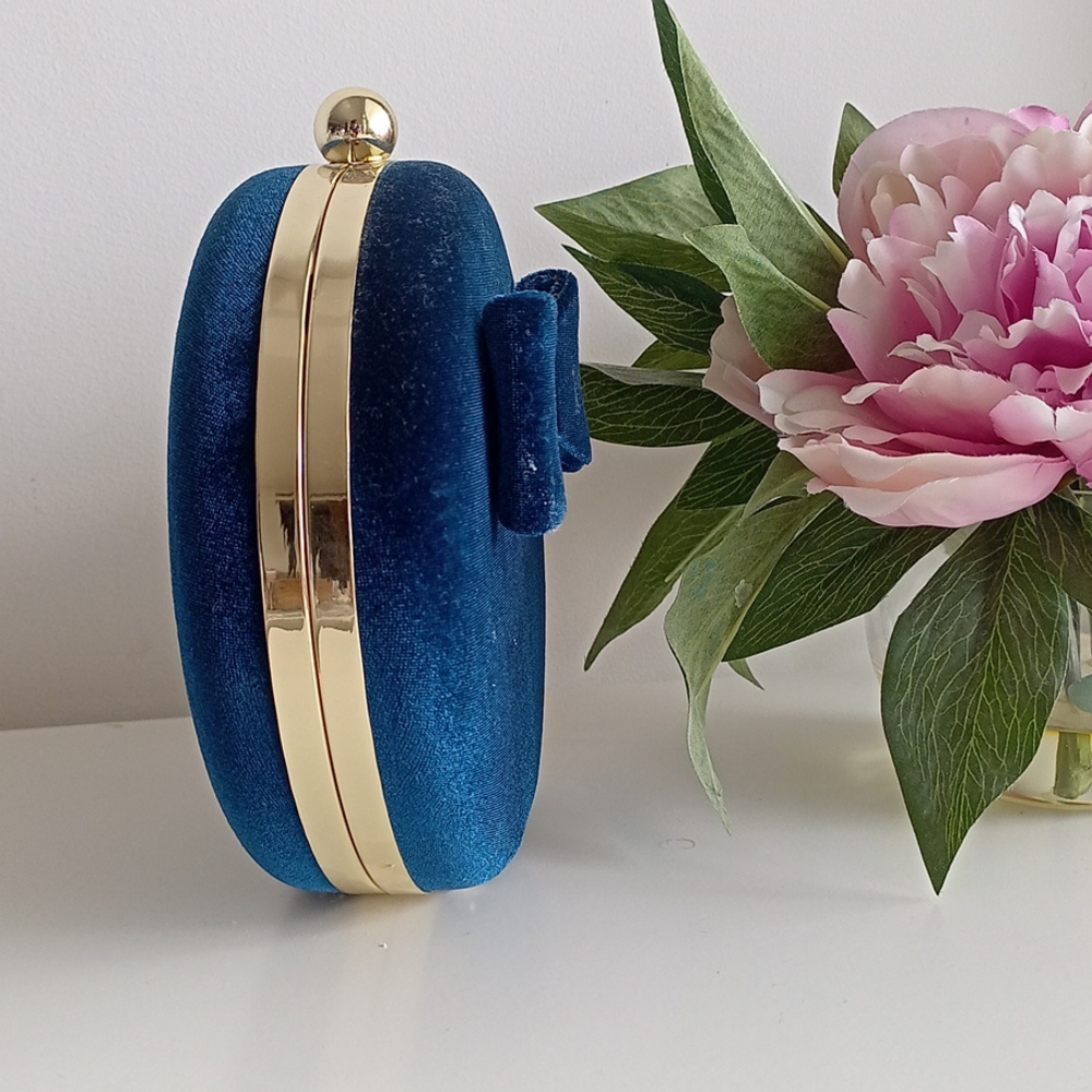 REVIEW Locky Teal Blue Green Velvet Clutch Purse Crossbody Bag NWT - Picture 5 of 6
